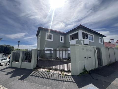 1 Bedroom Property for Sale in Vredehoek Western Cape